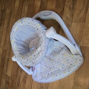 Fisher-Price Baby Seat with Patterned Fabric
